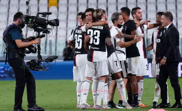 juventus-players-palying-against-uc-sampdoria-2020