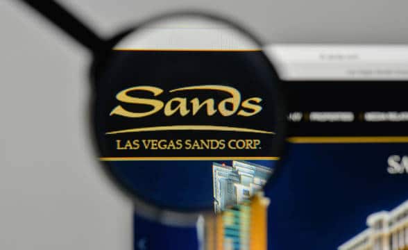 Las Vegas Sands CEO Praises China While Macau License Up for Renewal