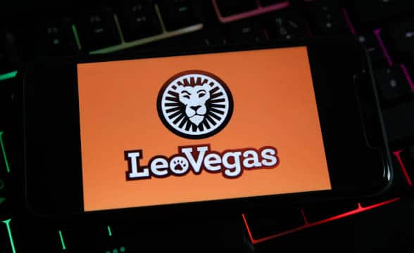 LeoVegas' official logo on a smartphone.