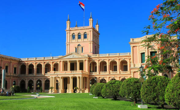A front photo of Paraguay's Presidential Palace