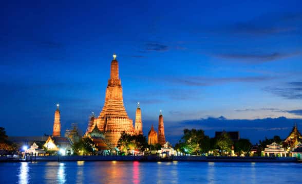 Wat Arun's Buddhist pagoda.