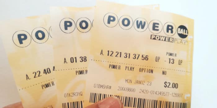 รางวัลใหญ่ของ Powerball เพิ่มขึ้นถึง $935 ล้านสำหรับการวาดภาพที่กำลังจะมาถึง