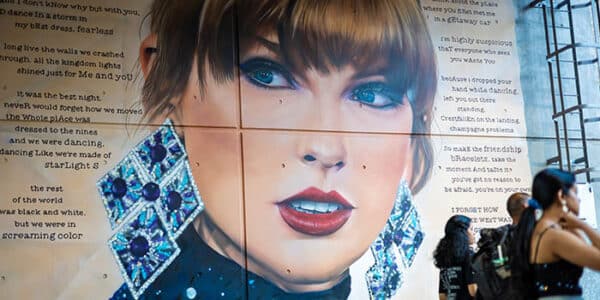 taylor-swift-poster-news