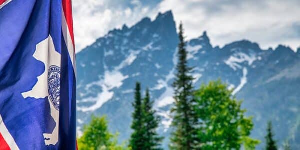 wyoming-flag-usa-landscape-news