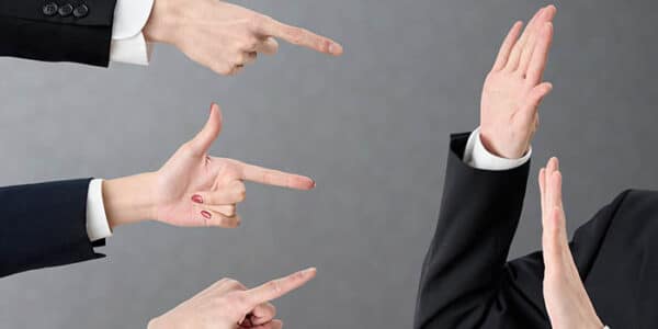 businessmen-accuse-another-point-blame-warning-news