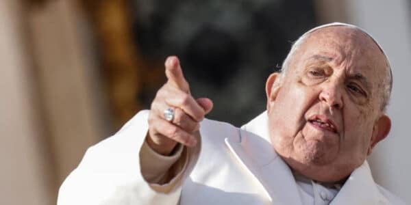 pope-francis-pointing