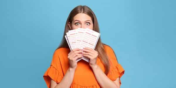 woman-photo-jackpot-winner-tickets-news
