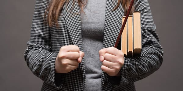 angry-woman-teacher-news