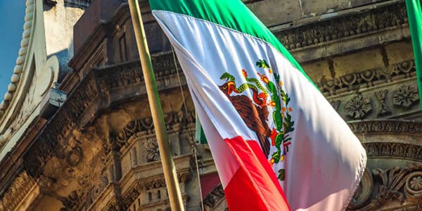 mexico-flag-pole-news