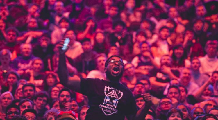 NCAA President Mark Emmert warns against esports betting in colleges.